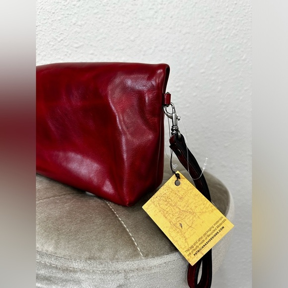 Patricia Nash NWT Wristlet Clutch Folding Expandable Ruby Red Leather VALERIE - Picture 9 of 11